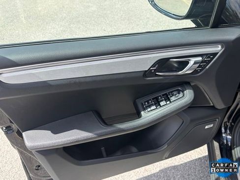 Used 2023 Porsche Macan S w/ Premium Package image 13