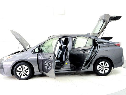 Used 2018 Toyota Prius Two w/ Prius Two Safety Plus Package image 10