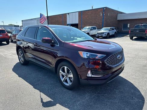Used 2024 Ford Edge SEL w/ Convenience Package AWD/4WD image 3