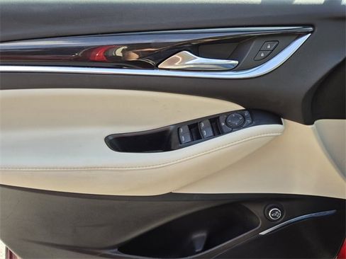 Used 2023 Buick Enclave Essence image 18