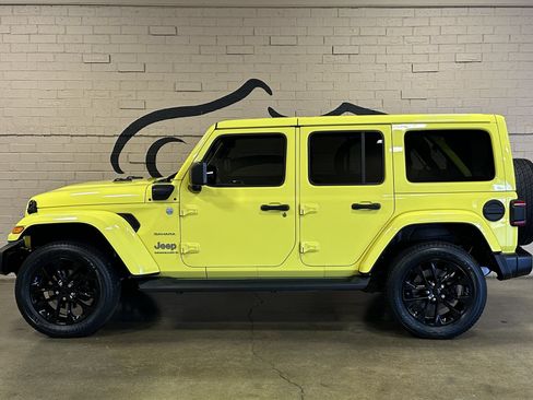 Used 2023 Jeep Wrangler Unlimited Sahara w/ Cold Weather Group AWD/4WD image 8