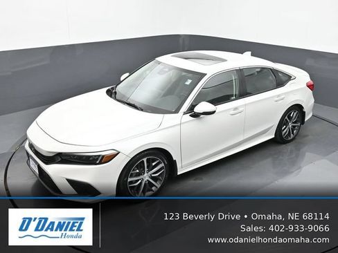 Used 2022 Honda Civic Touring image 16