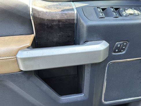 Certified 2022 Ford F250 Lariat w/ Lariat Ultimate Package image 9