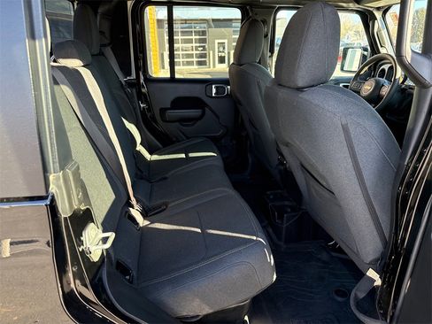 Used 2024 Jeep Gladiator Sport image 12