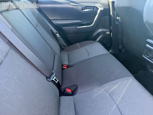 Used 2025 Toyota RAV4 XLE image 28