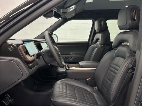Used 2025 Rivian R1S Premium AWD/4WD image 11