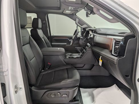 Used 2025 GMC Sierra 3500 Denali w/ Denali Reserve Package AWD/4WD image 21