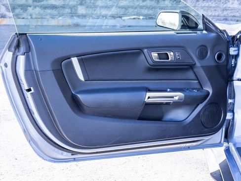 Used 2022 Ford Mustang Shelby GT500 w/ Carbon Fiber Track Pack image 18