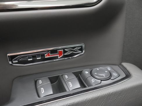 Used 2022 GMC Sierra 1500 AT4X image 48