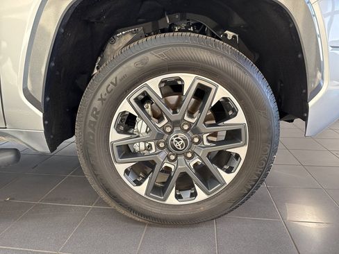 Used 2025 Toyota Tundra Limited image 55