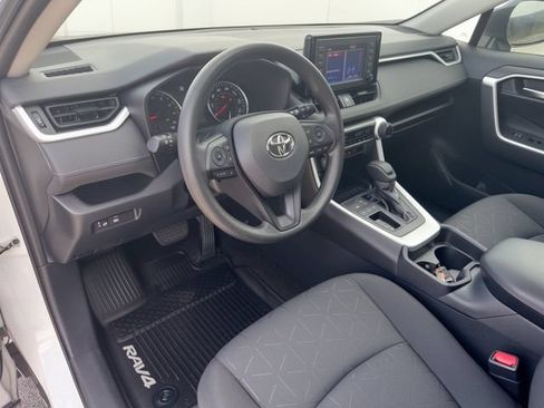 Used 2019 Toyota RAV4 XLE FWD image 16