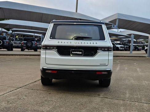 Used 2024 Jeep Grand Wagoneer Series III image 7