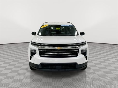 Certified 2025 Chevrolet Traverse LT image 3