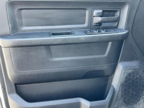 Used 2018 RAM 3500 Tradesman w/ Chrome Appearance Group RWD image 13