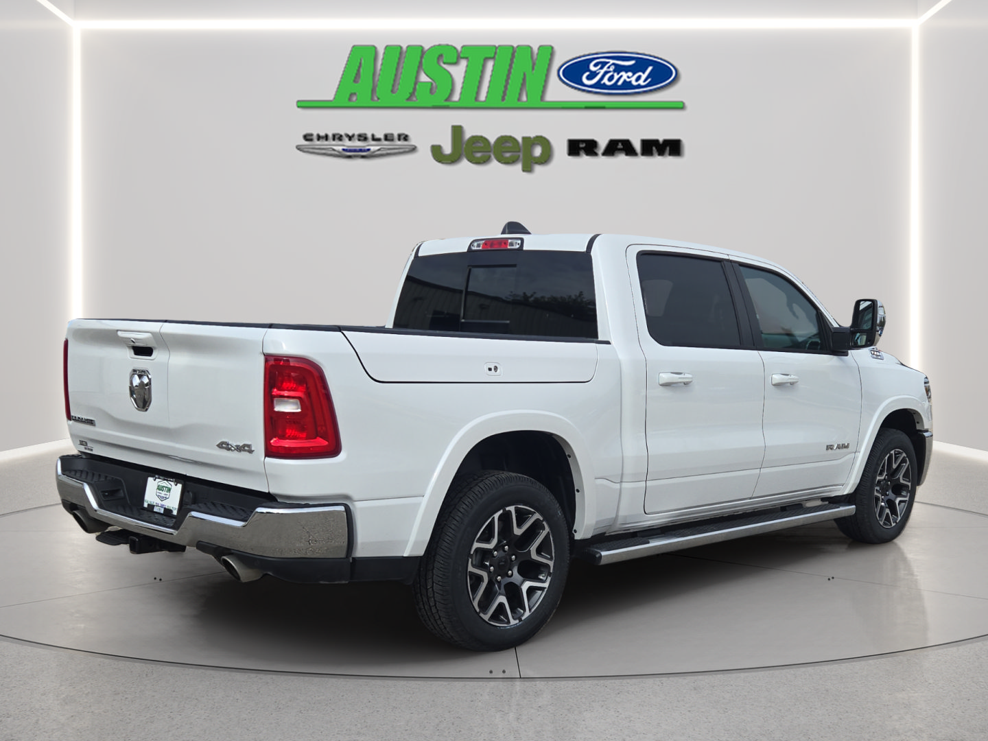 Used 2025 RAM 1500 Laramie w/ Trailer Tow Group AWD/4WD image 5