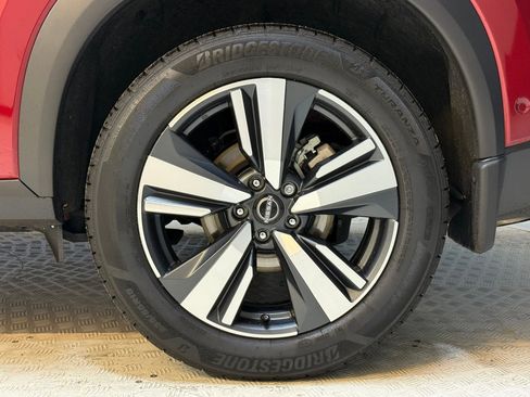 Used 2023 Nissan Rogue SL w/ SL Premium Package image 12