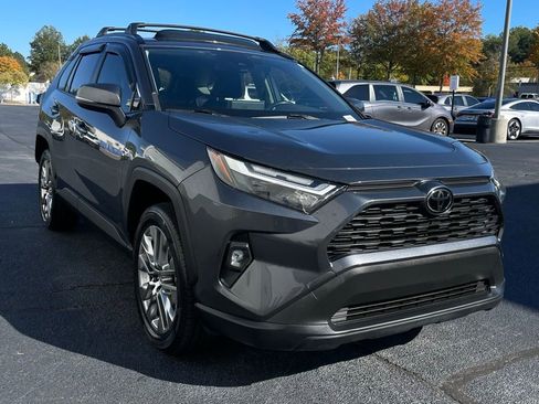 Used 2023 Toyota RAV4 XLE Premium image 8