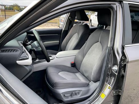 Used 2021 Toyota Camry LE image 7