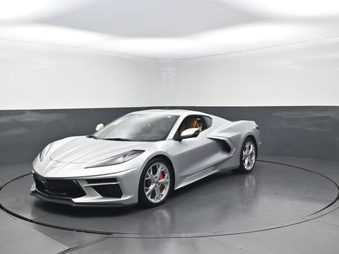 Used 2020 Chevrolet Corvette Stingray Preferred Cpe w/ 2LT Preferred Equipment Group RWD image 3