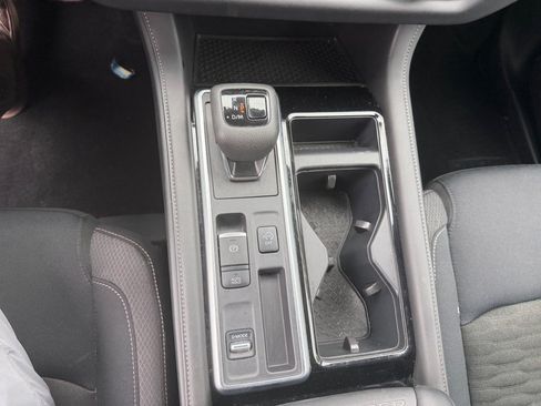 Certified 2025 Nissan Pathfinder SV FWD image 33