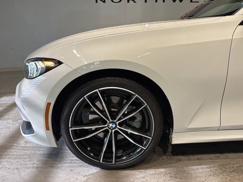 Used 2023 BMW 330i xDrive Sedan w/ M Sport Package image 7