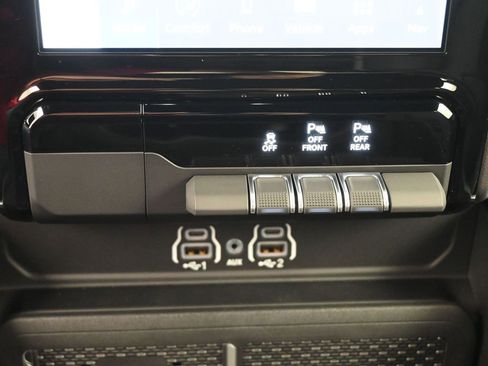 New 2026 RAM 1500 Laramie w/ Sport Appearance Package image 32