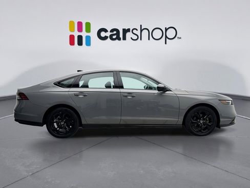 Used 2025 Honda Accord SE image 6