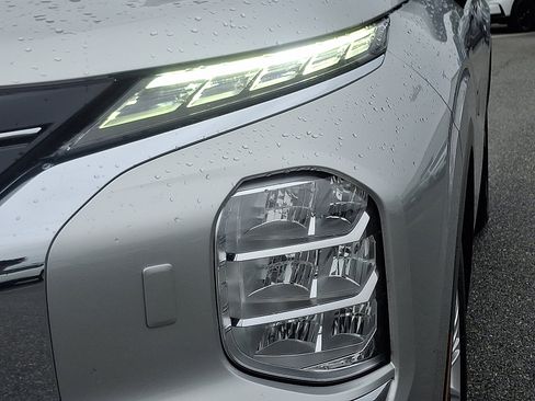 Used 2024 Mitsubishi Outlander ES image 9