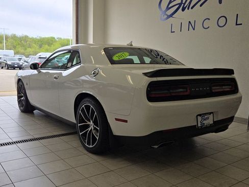 Used 2017 Dodge Challenger R/T Scat Pack w/ Leather Interior Group RWD image 9