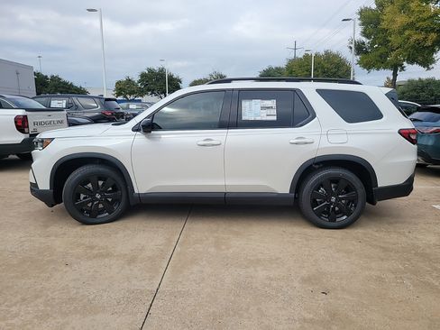 New 2025 Honda Pilot Black Edition image 6