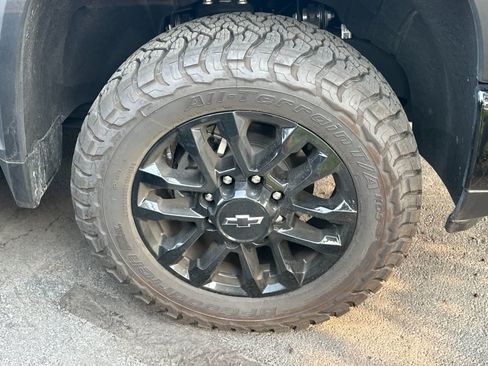 Used 2026 Chevrolet Silverado 2500 LTZ w/ LTZ Plus Package AWD/4WD image 9
