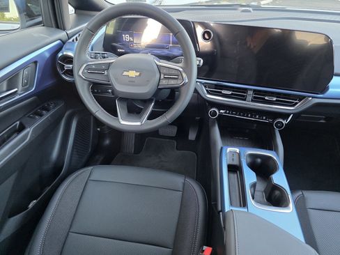 New 2026 Chevrolet Equinox EV LT w/ LPO, Blackout Package image 18