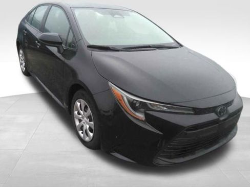 Used 2024 Toyota Corolla LE FWD image 4
