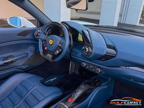 Used 2018 Ferrari 488 Spider image 31