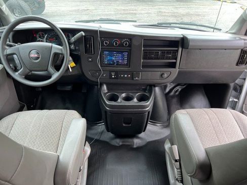 Used 2019 GMC Savana 2500 w/ Driver Convenience Package image 18