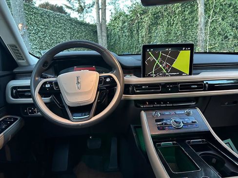 Used 2022 Lincoln Aviator Reserve w/ Elements Package Plus image 26