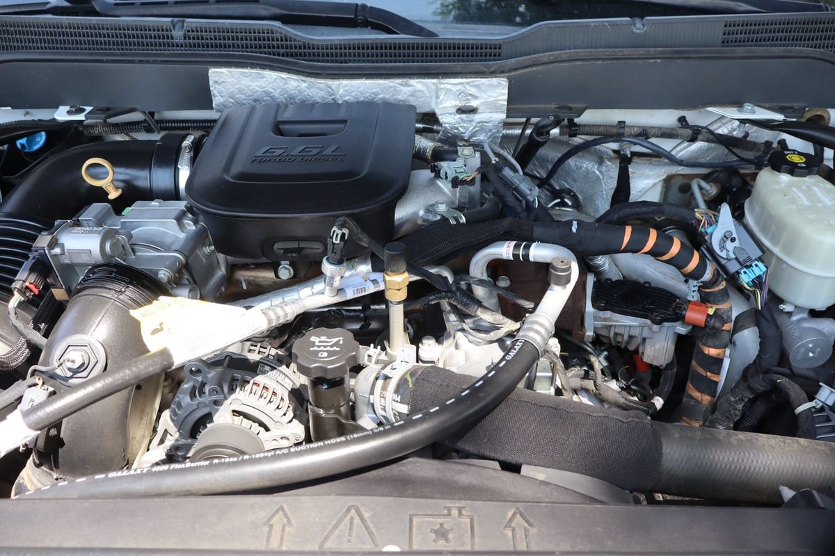 Used 2016 Chevrolet Silverado 2500 W/T AWD/4WD image 33