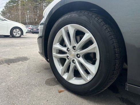 Used 2017 Chevrolet Malibu LT image 19