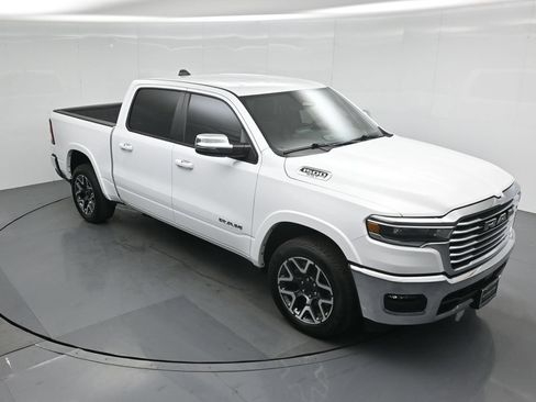 Used 2025 RAM 1500 Laramie AWD/4WD image 40