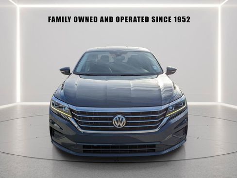 Certified 2022 Volkswagen Passat 2.0T SE image 6