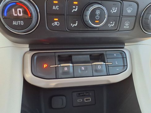 Used 2023 GMC Acadia Denali w/ Denali Technology Package FWD image 25