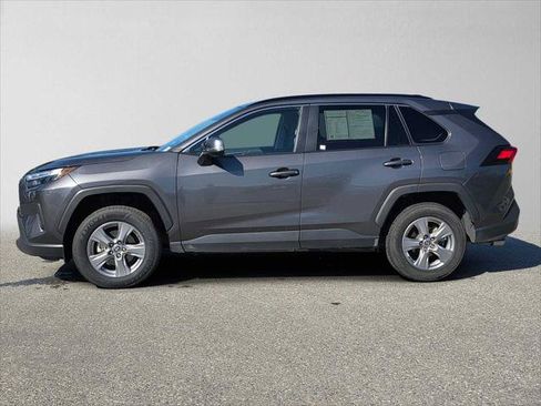 Used 2025 Toyota RAV4 XLE AWD/4WD image 6
