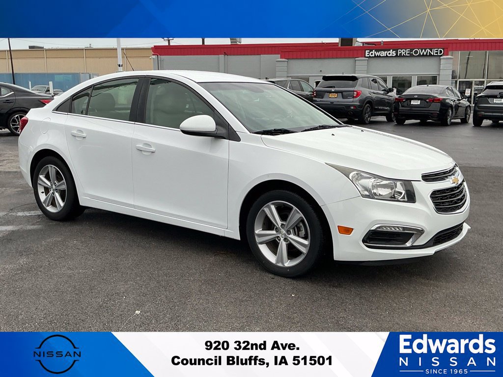 Used 2015 Chevrolet Cruze LT FWD image 2