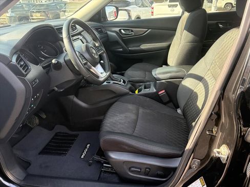 Used 2019 Nissan Rogue SV w/ Premium Package image 16