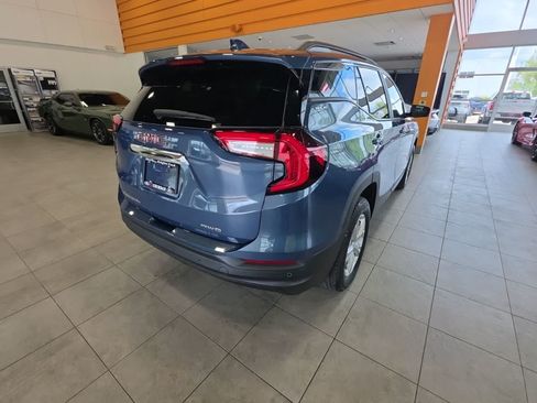 Used 2024 GMC Terrain SLE w/ Driver Convenience Package AWD/4WD image 8