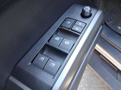 Used 2020 Toyota Tacoma TRD Sport AWD/4WD image 13