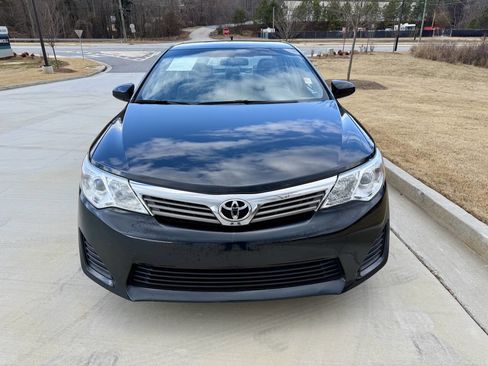 Used 2012 Toyota Camry SE image 2