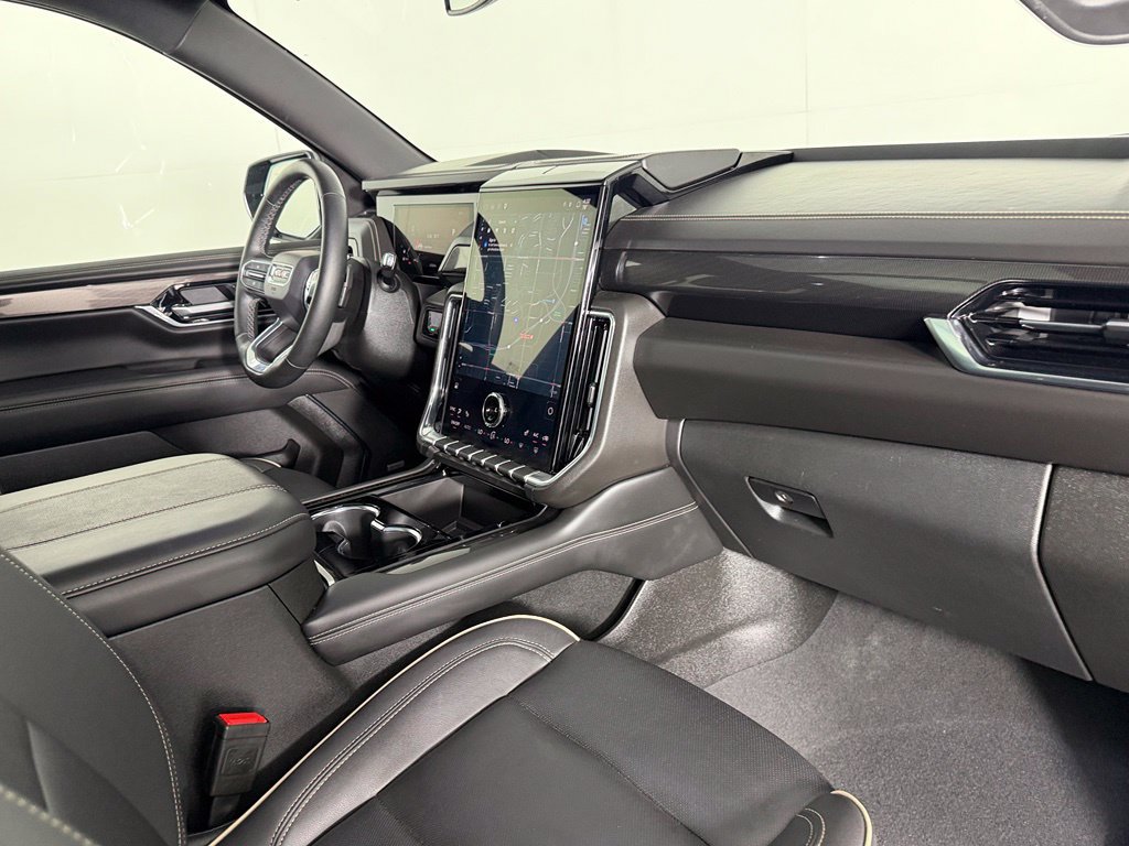 Used 2025 GMC Yukon Elevation AWD/4WD image 14