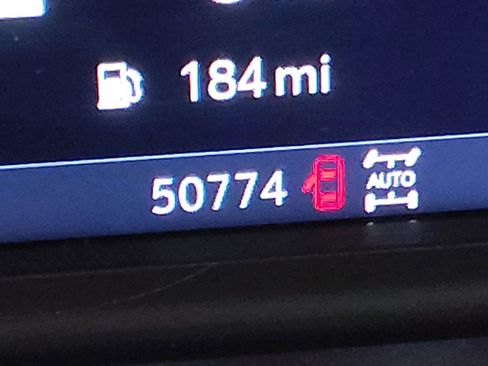 Used 2021 Chevrolet Tahoe Z71 w/ Luxury Package image 17