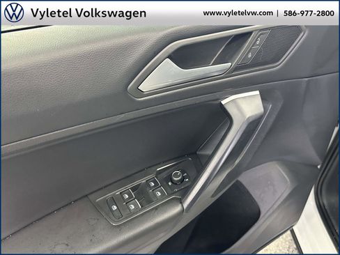 Used 2021 Volkswagen Tiguan SE R-Line image 19
